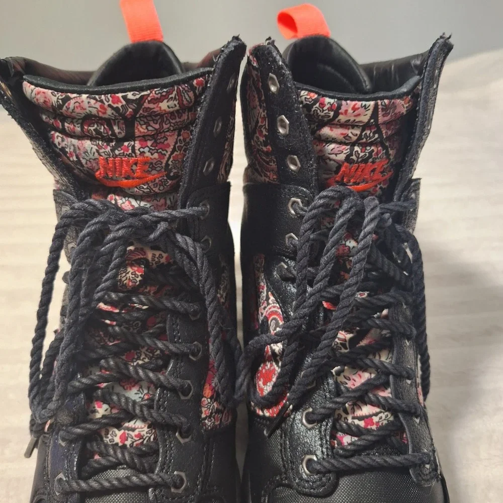 Nike Sky High Dunk Liberty Of London Sneaker Boot Womens 7.5 Red Bandana Blk